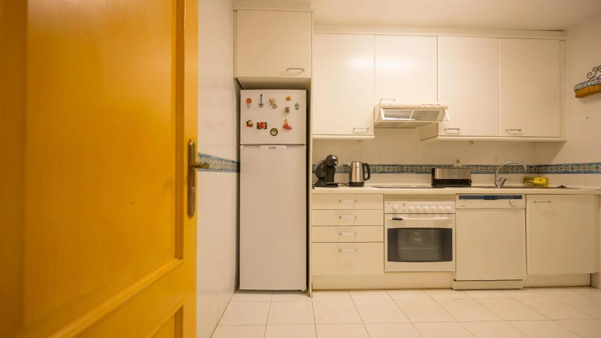First Level Apartment With Large Terrace 马尔韦利亚