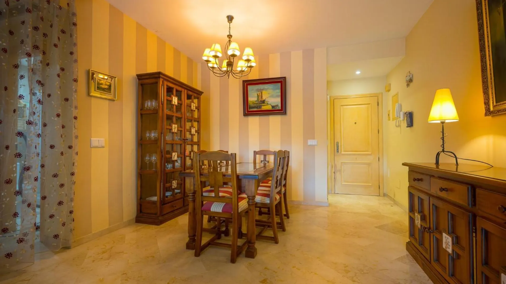 First Level Apartment With Large Terrace 马尔韦利亚